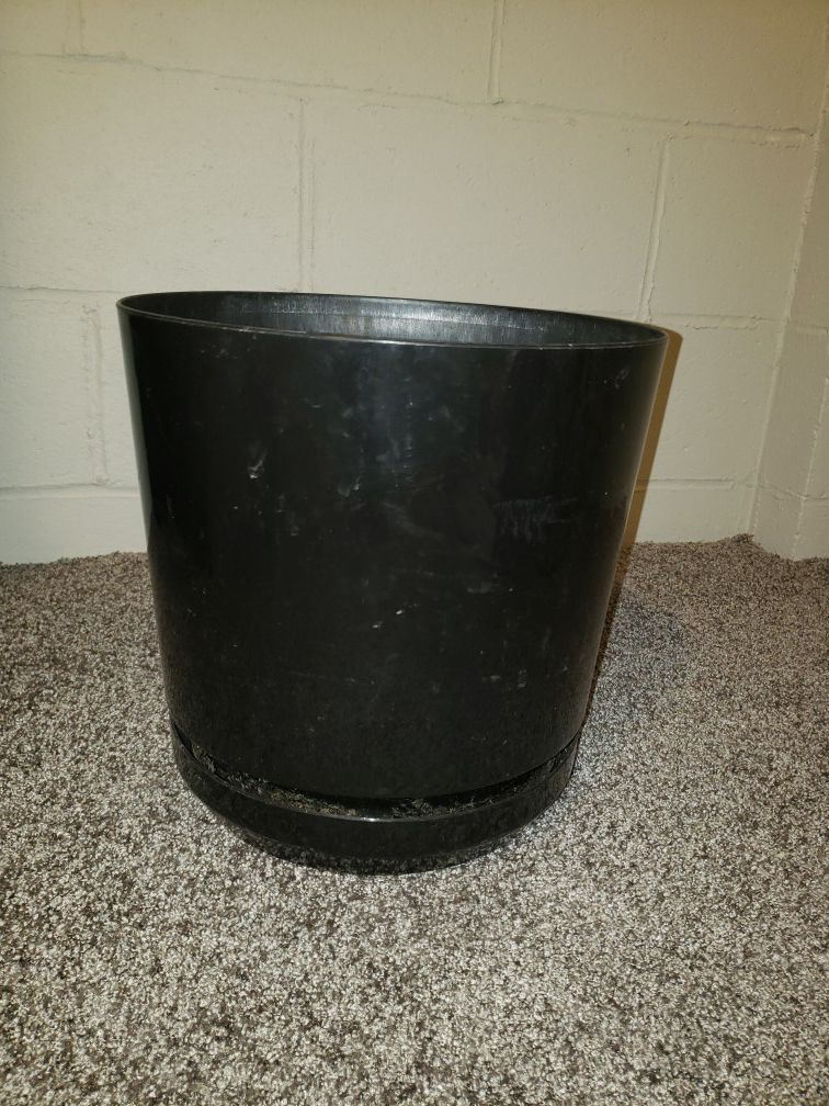 12 inch large round black plastic flower pot