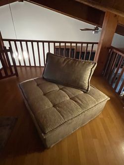 Love seat accent chair
