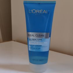 L'OREAL PARIS IDEAL CLEAN DAILY FOAMING GEL CLEANSER