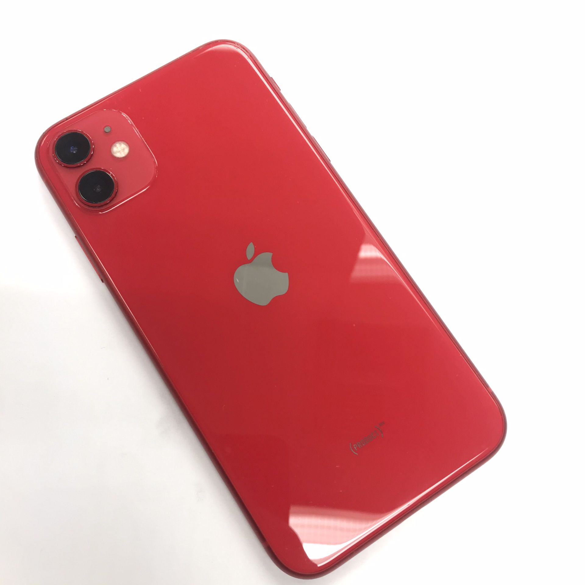 Iphone 11 64 gb unlocked sold with store warranty