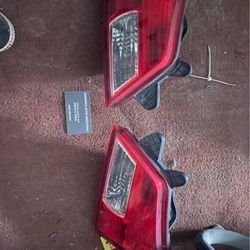 10-14 Subaru Outback Inner RIGHT Taillight $30 