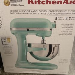 Kitchen Aid Pro 5 plus