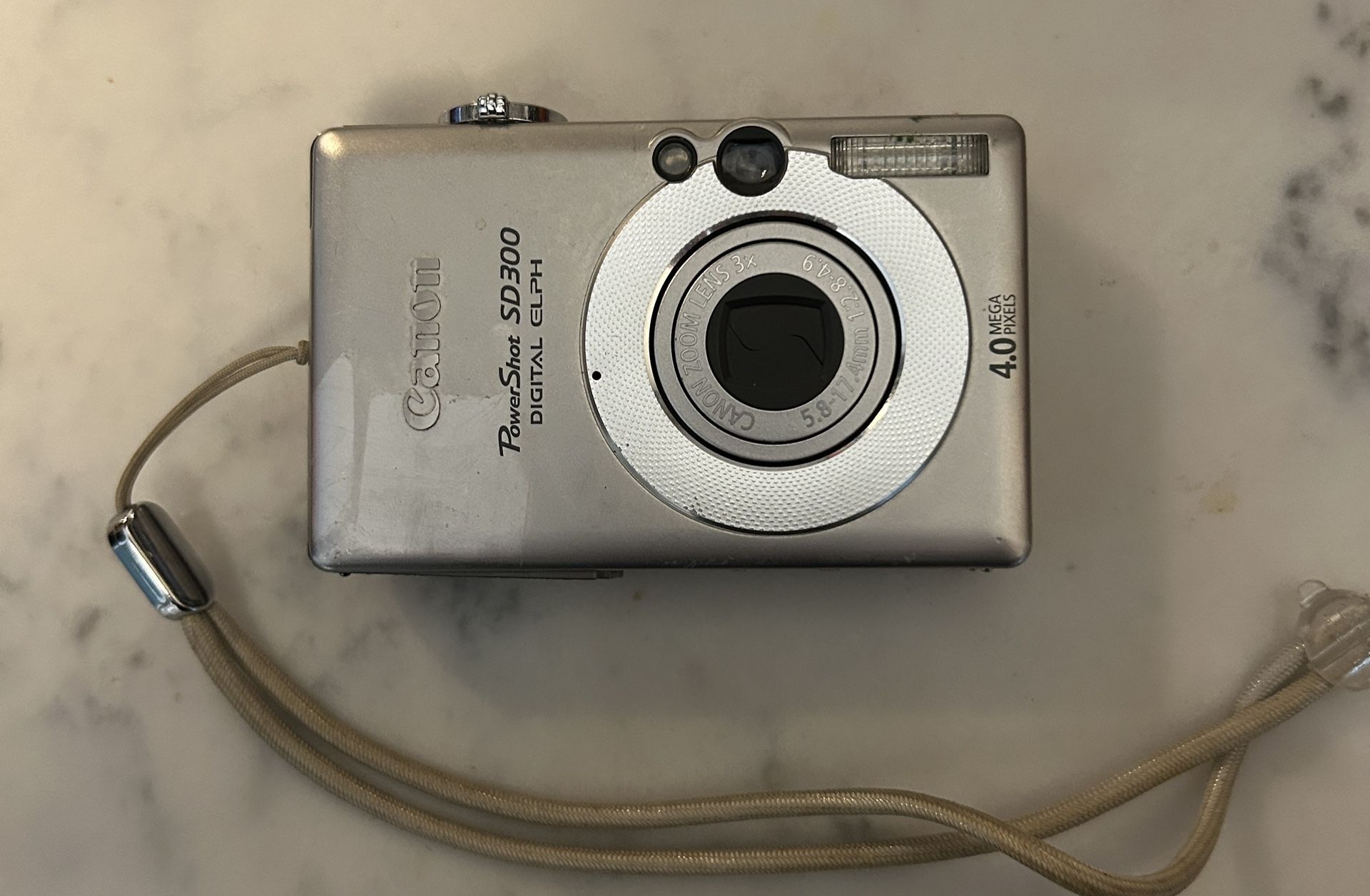 Canon PowerShot SD300 Digital Camera