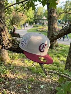 Cincinnati Reds New Era 59FIFTY Fitted Hat Size 7 1/8 – Grey/Burgundy (White Sweatband, Bangladesh)
