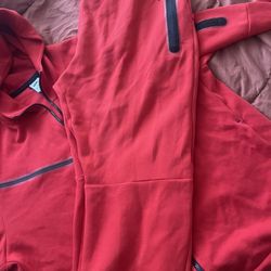 Red Nike Tech 