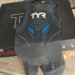 Tyr Hurricane Wetsuit Swimming