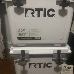 RTIC Outdoors 22qt Ultra Light Wheeled Hard Sided Cooler