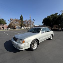 1999 Toyota Avalon Xls