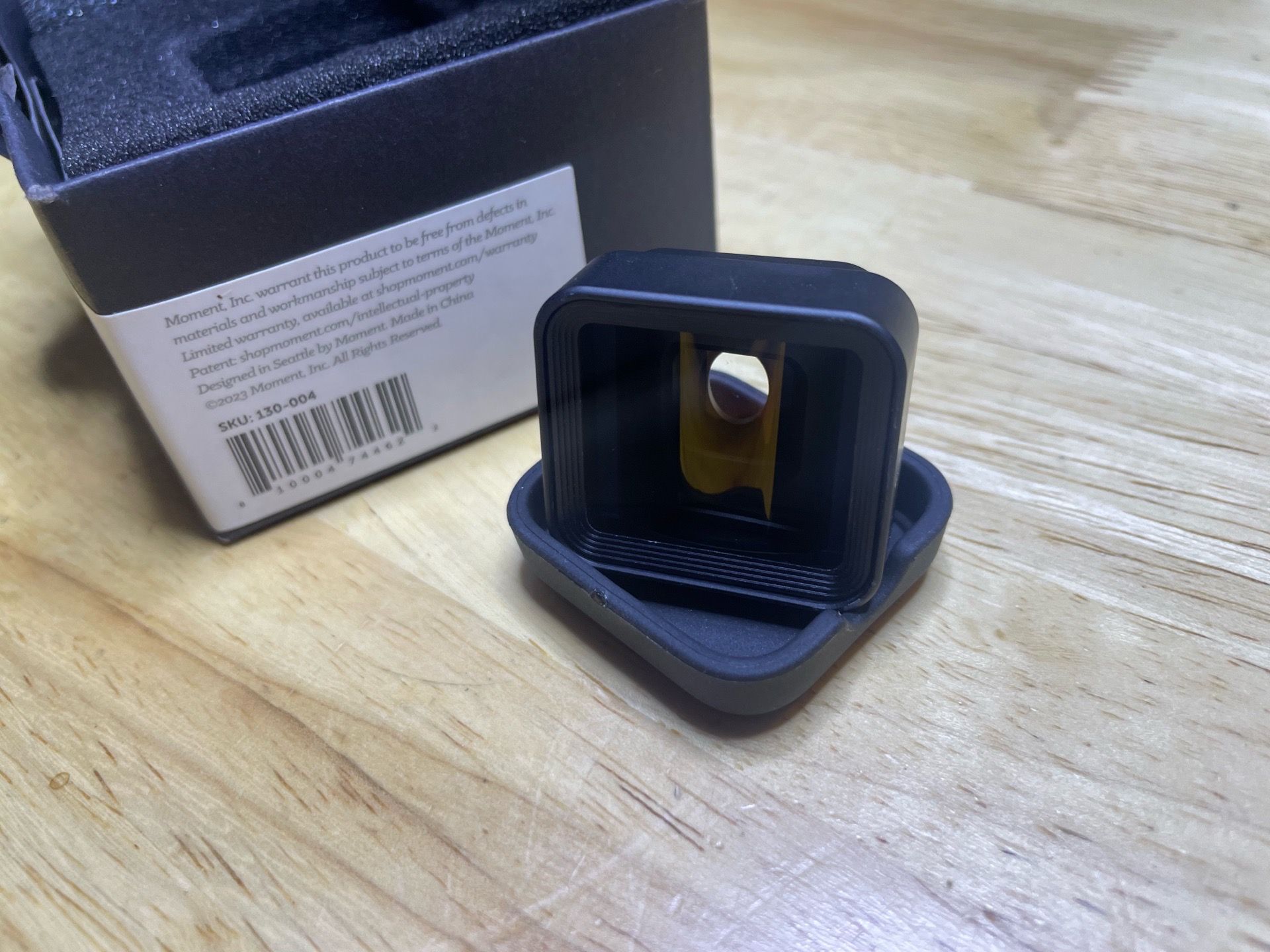 Moment Anamorphic Lens (M-Series, Gold)