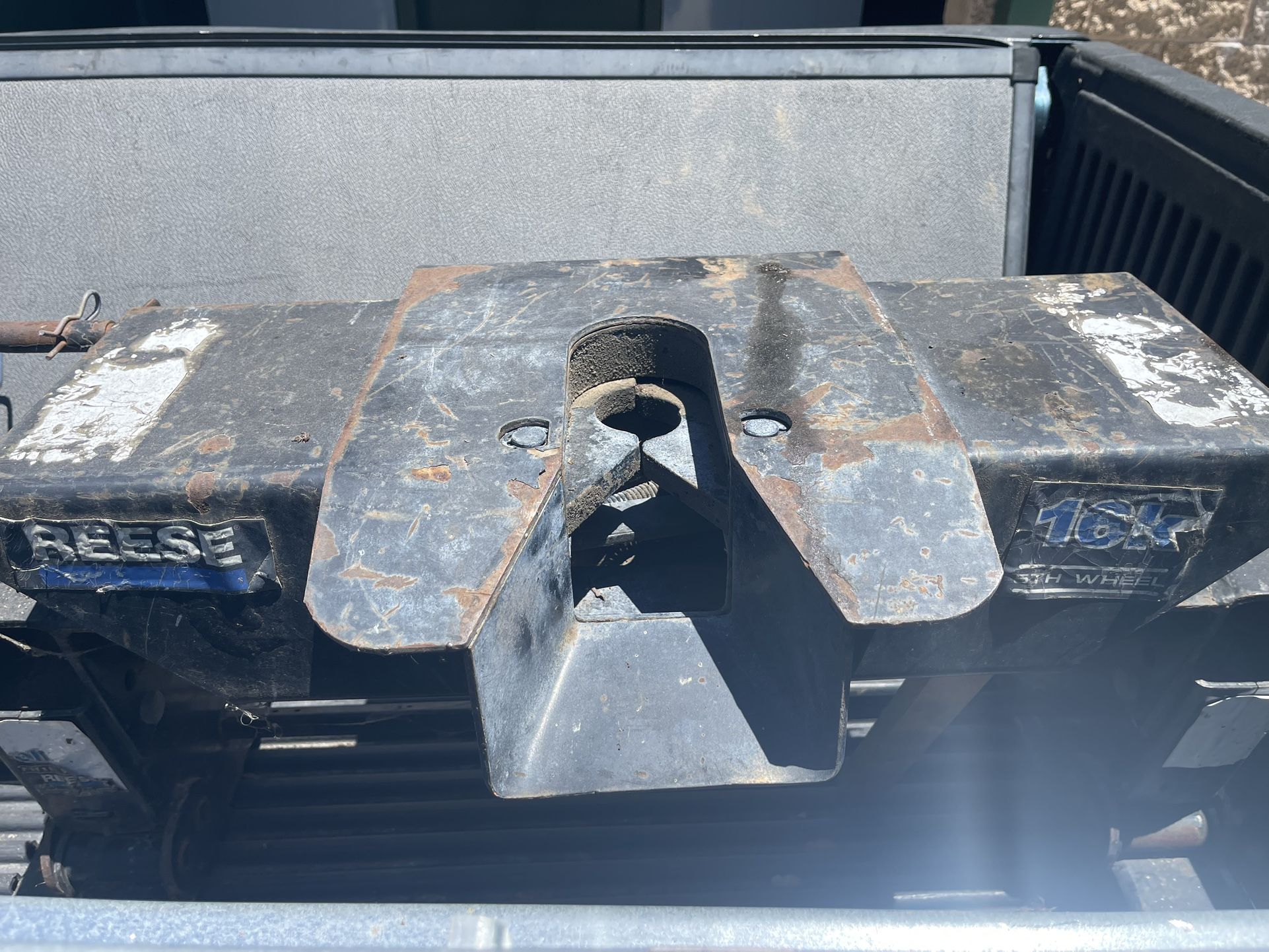 Fifth Wheel Hitch