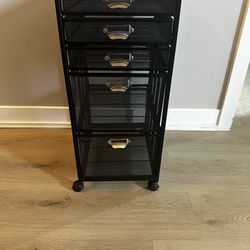 Black storage drawer/filing cabinet