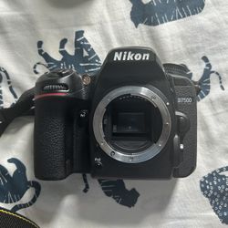 Nikon d7500