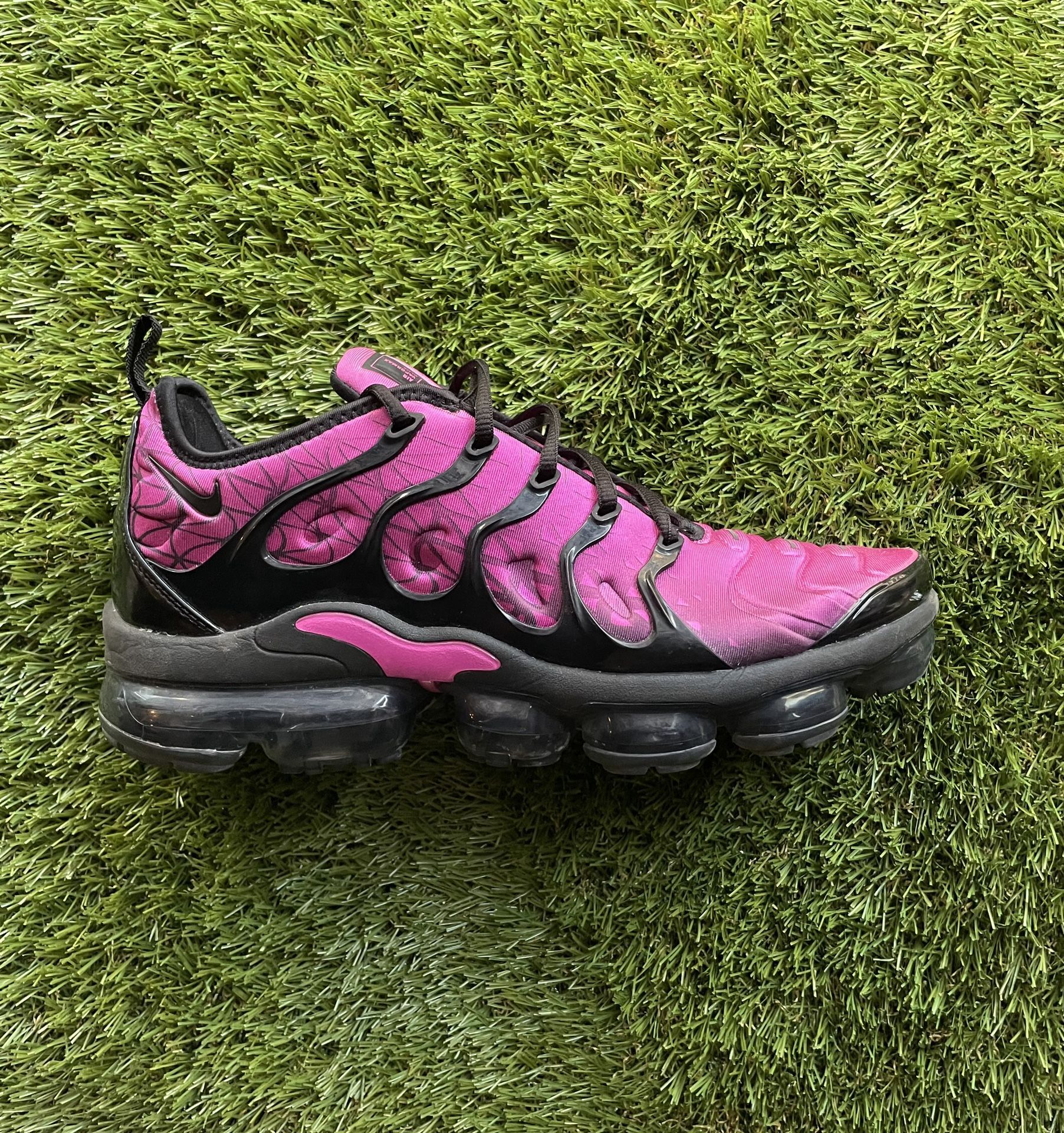 Nike Vapor Max “Fuchsia”