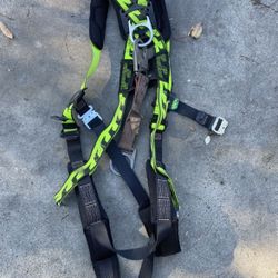 Honeywell Miller Full Body Hardness 