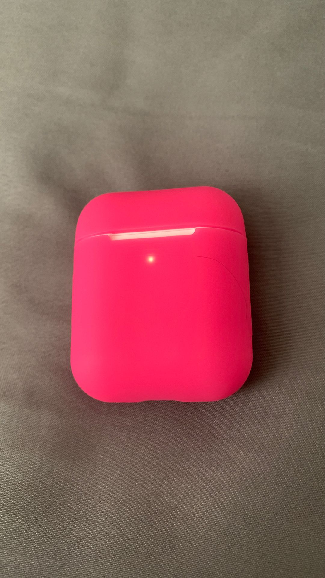 AirPods 2nd Generation w/ wireless charging case