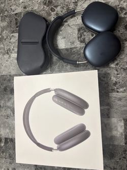 Apple AirPods Max Headphones with Case