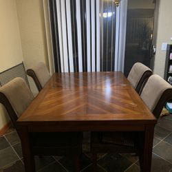Dining Table with 4 Chairs 