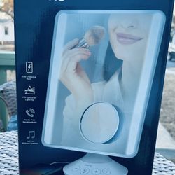 Vanity Mirror Speakeker 