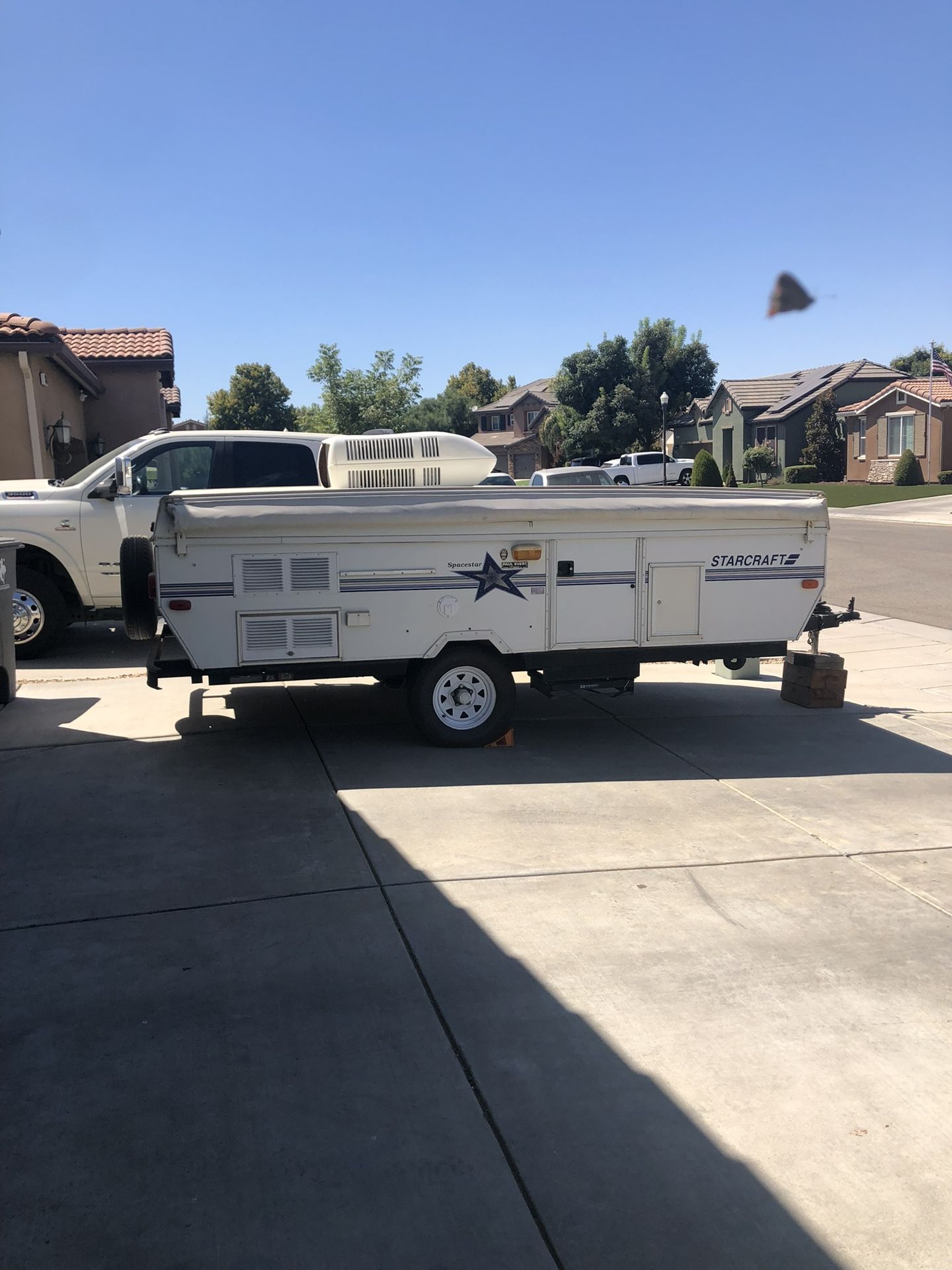 1998 Starcraft Spacestar tent trailer with slide out and toilet/shower