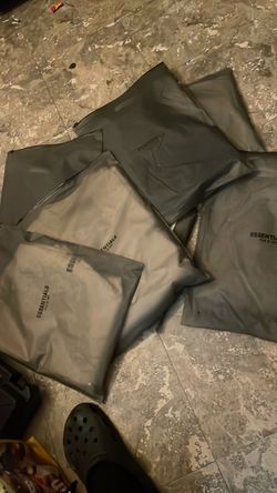 ESSENTIAL SHIRTS