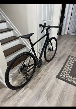Giant Road Bike – Shimano 105 Groupset – Medium/Large