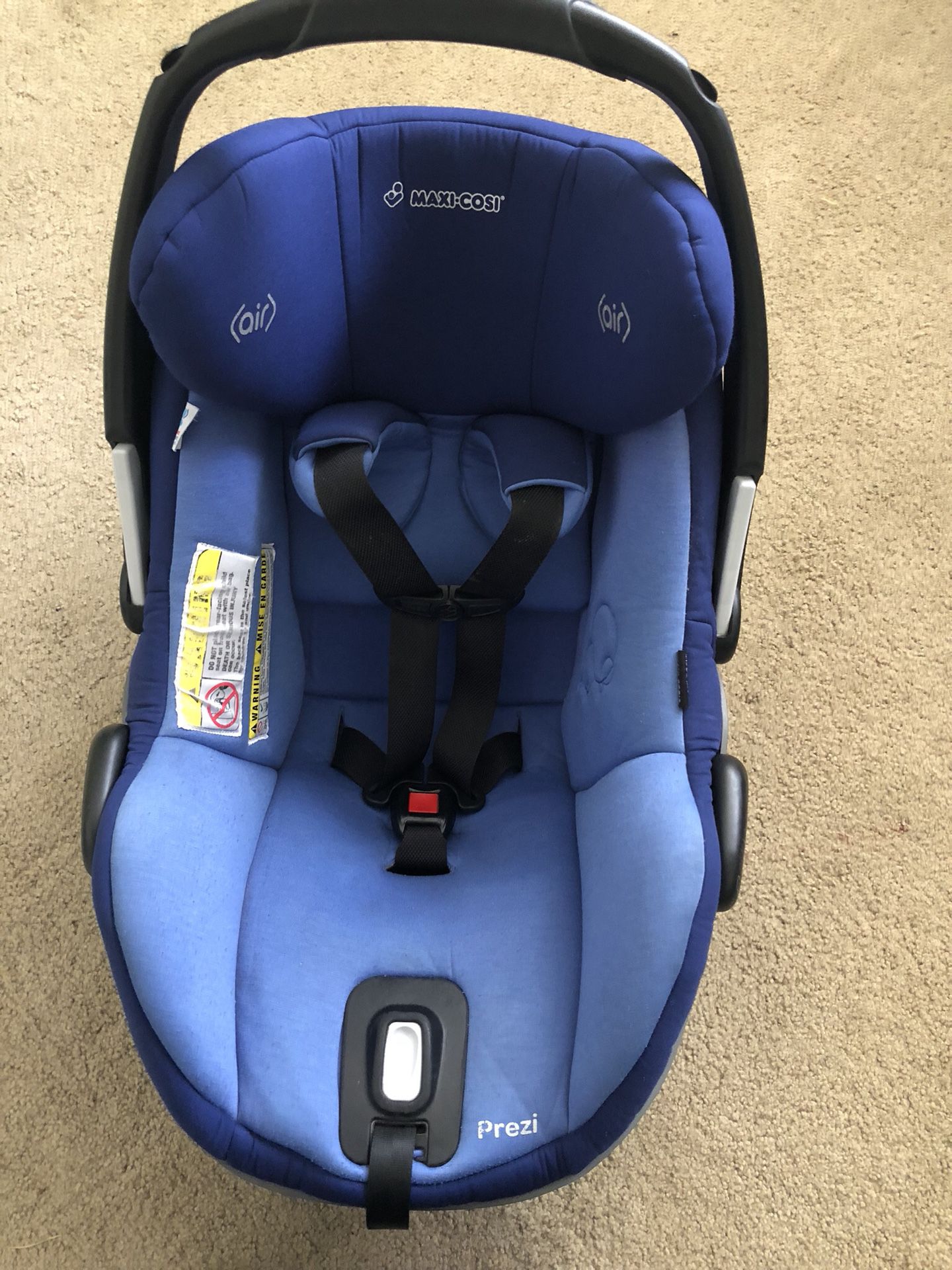 Maxi Cosi Prezi infant car seat with base