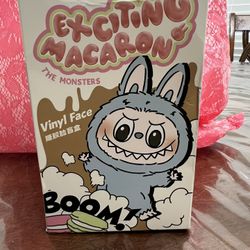 Exciting macaron Labubu