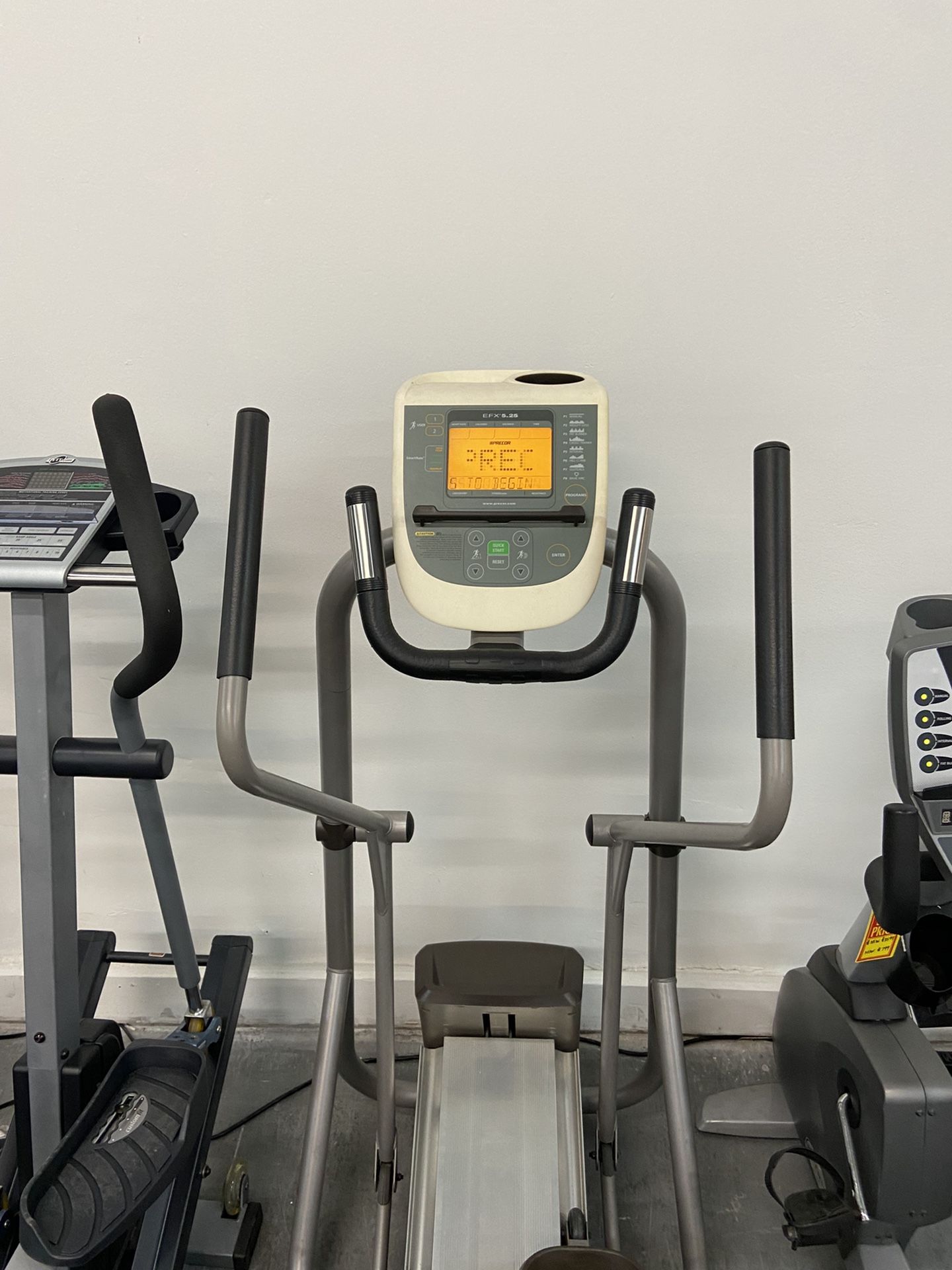 Precor EFX Adjustable Incline Movable Arms Elliptical Trainer