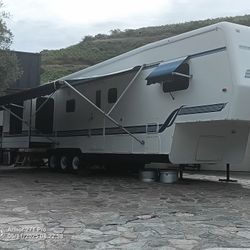 1996 Travel Supreme 40 ft, sleeps 6 Top of the line
