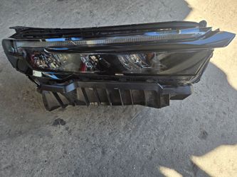 2025 Honda CRV passenger headlight