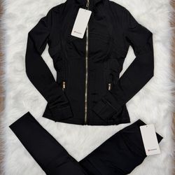 Lululemon black W/ Gold Zipper Size 6