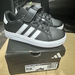 Adidas Grand Court 2.0 for young boys (Size 11 1/2)