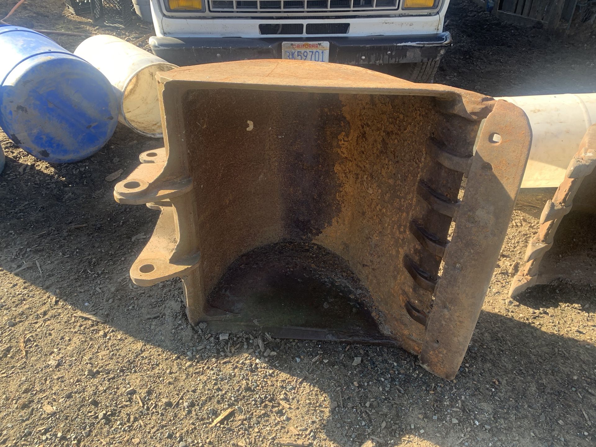 36”  Excavator/backhoe Bucket See Pics For Dimensions 