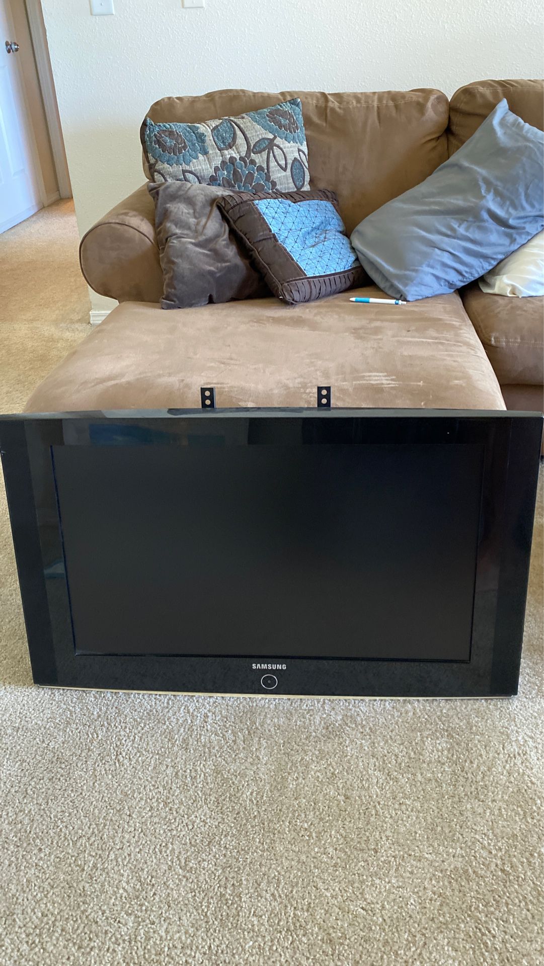 32” Samsung Flat Screen