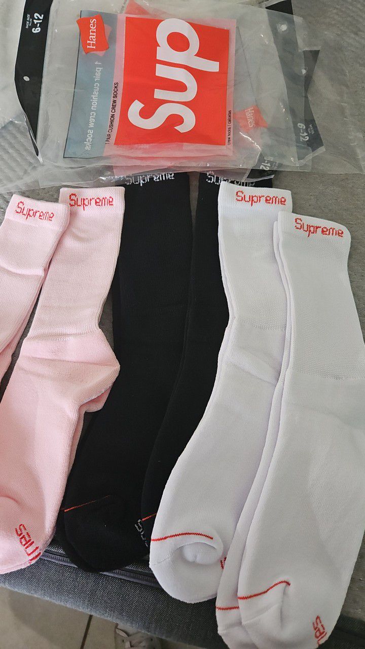 Supreme Socks 