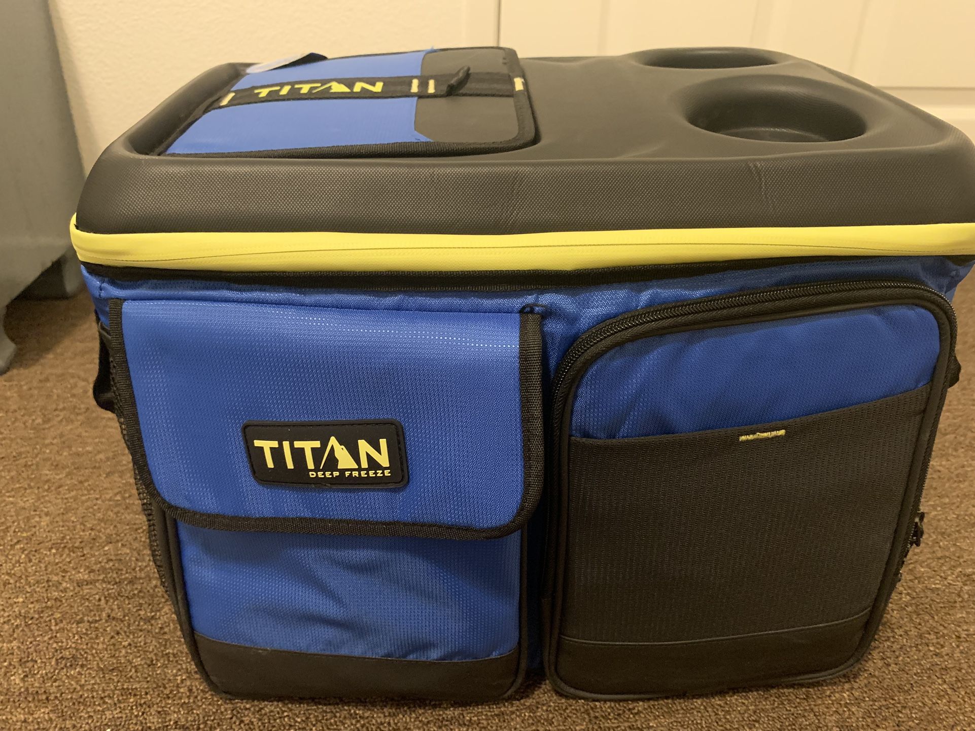 Titan 50 Can Collapse Cooler Blue 