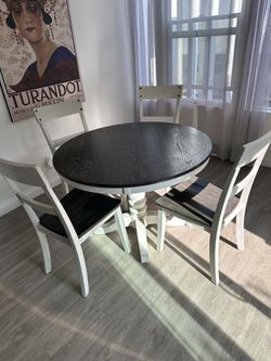 Ashley Furniture Dining Table And 4 Chairs