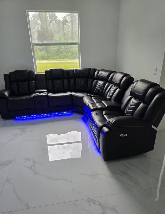 Sofá Reclinable // Recliner Sofa Financing Available