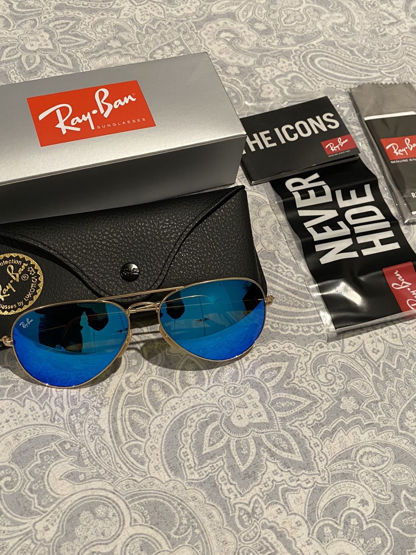 New RayBan RB 3025 Aviator Gold Frame Blue Mirrored Sunglasses