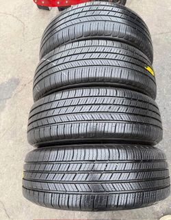 195/65/15 Michelin Selling a set of 4 tires in excellent condition 🫡