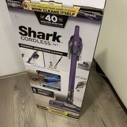 shark pet cordless stick vacuum with self cleaning brushroll