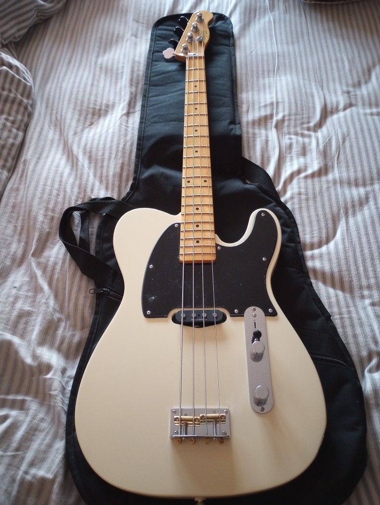 Squier Vintage Modified Telecaster Bass