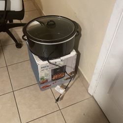 Crop Pot And Air Fryer That Has Never Been Used 