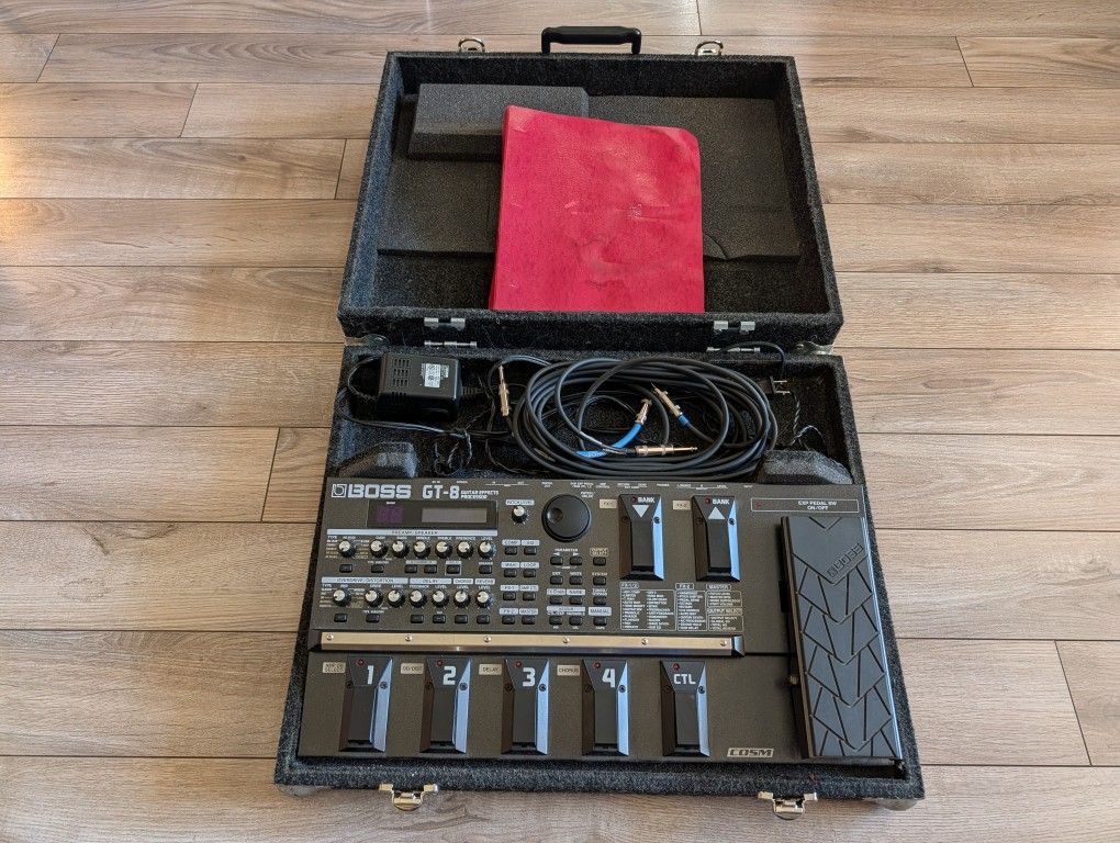 Boss GT-8 Multi Effects Unit With Flight Case