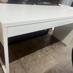 White Desk 56X30/ Escritorio 56X30