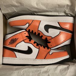 Jordan 1 Mids (Turf Orange)