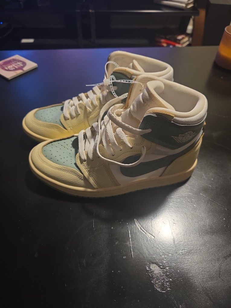 Jordan woman sneaker mint and green