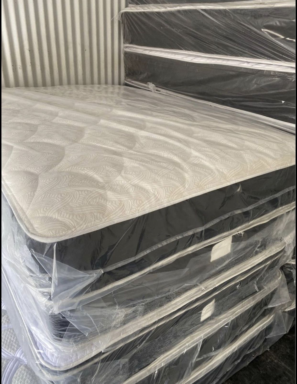 Brand New Mattresses Available In All Sizes Ready For Delivery,New Products : American Fashion Style Bags On Sale