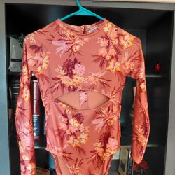 Woman bodysuit top.
M