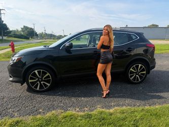 2017 Nissan Rogue Sport SL AWD low miles one owner! Remote Start